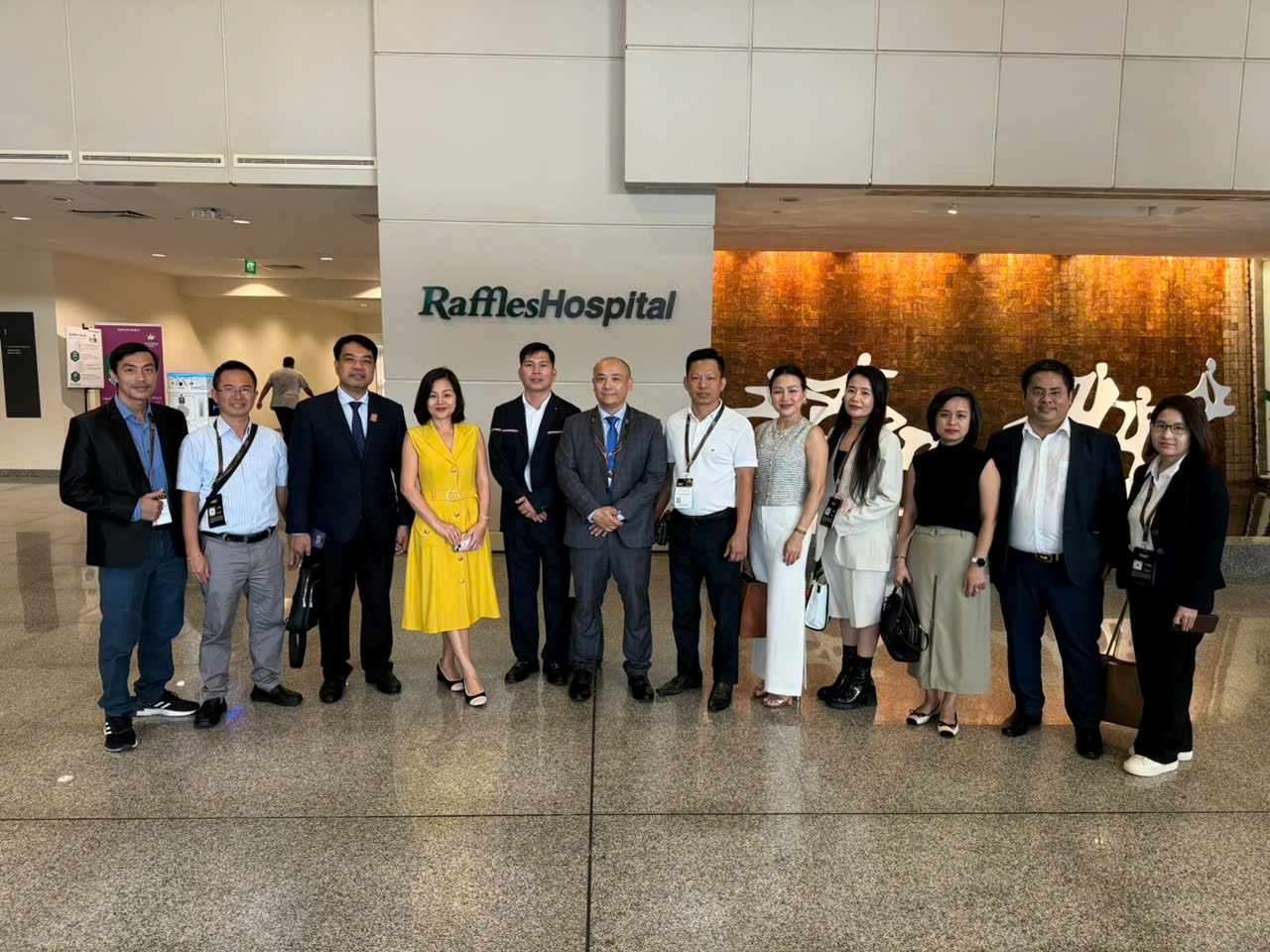 Lễ ký kết hợp tác giữa VietCham và Raffles Medical Group